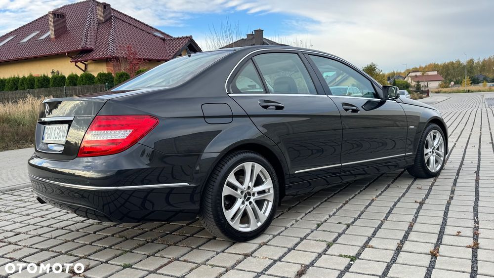Mercedes-Benz Klasa C 180 CGI BlueEff Avantgarde - 18