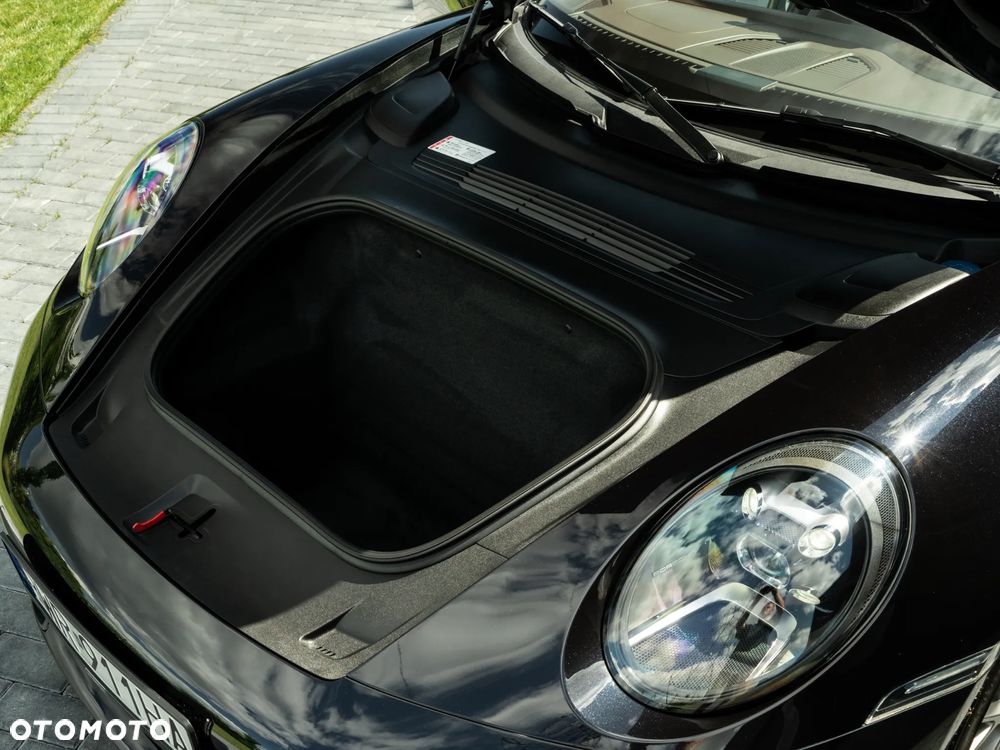 Porsche 911 Carrera 4S - 32