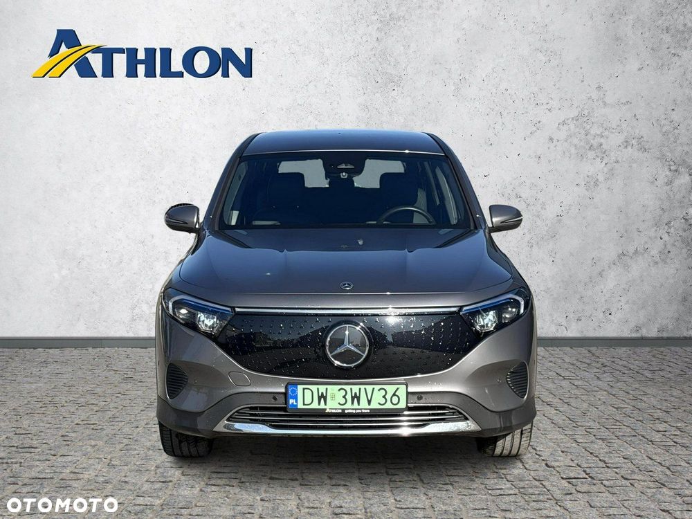 Mercedes-Benz EQB - 8