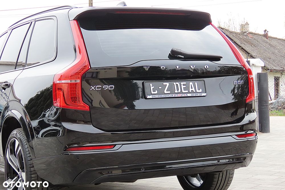 Volvo XC 90 B5 D AWD Ultimate Dark - 18