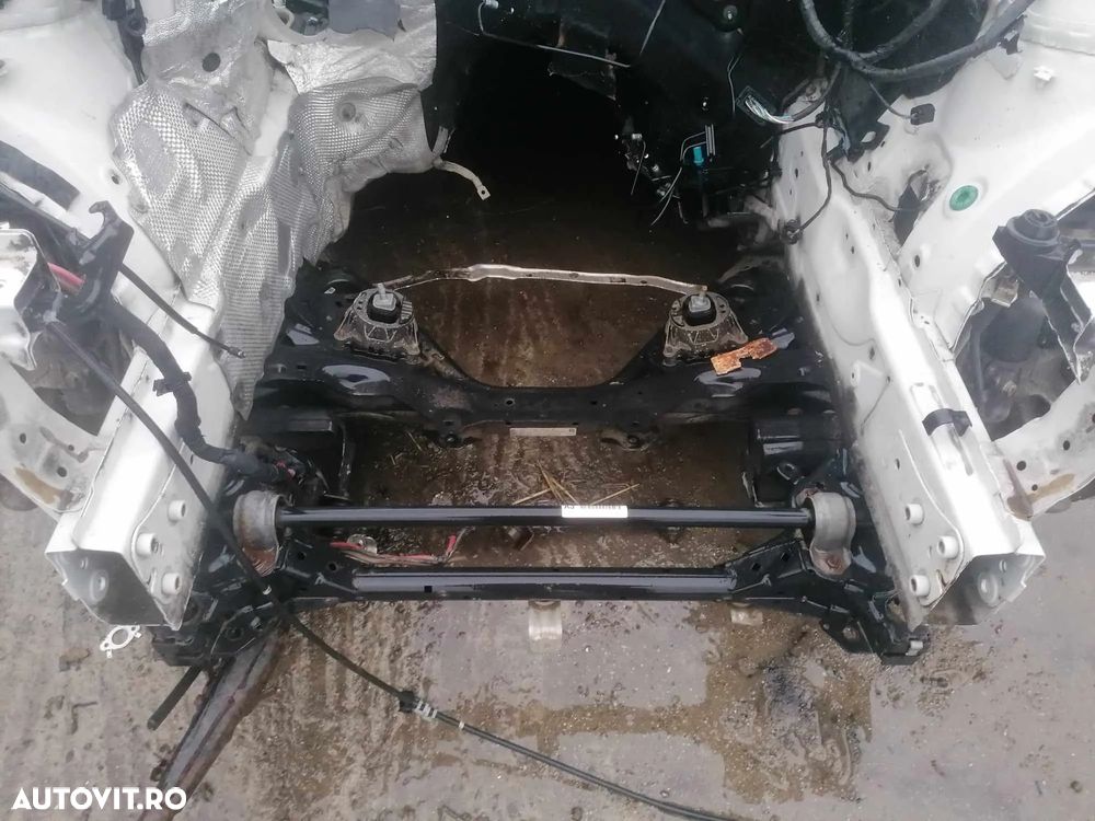 PUNTE FATA/ JUG CADRU MOTOR BMW SERIA 3 F30, F31 2.0 D