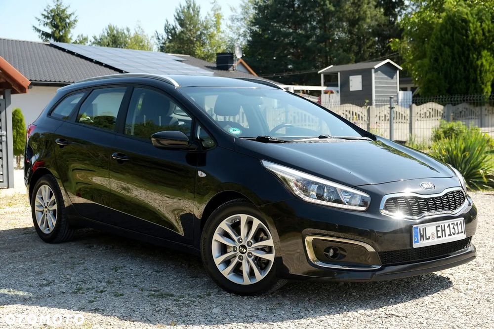 Kia Ceed 1.6 GDI Dream Team Edition - 11