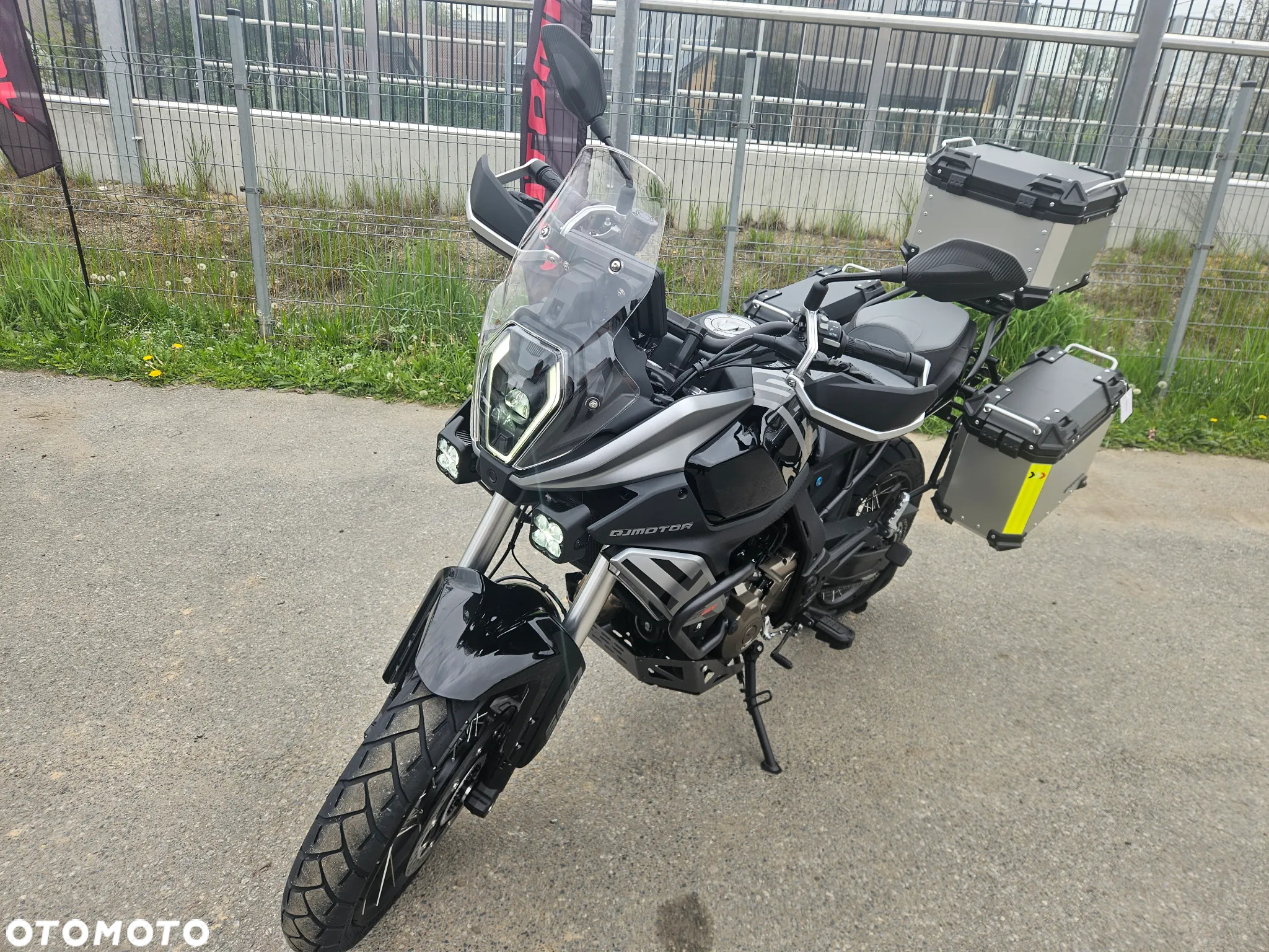 QJMOTOR SRT 600SX - 17