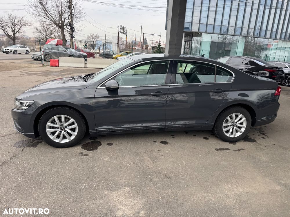 Volkswagen Passat 2.0 TDI DSG Comfortline - 23