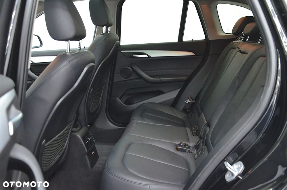 BMW X1 sDrive18i Advantage - 14