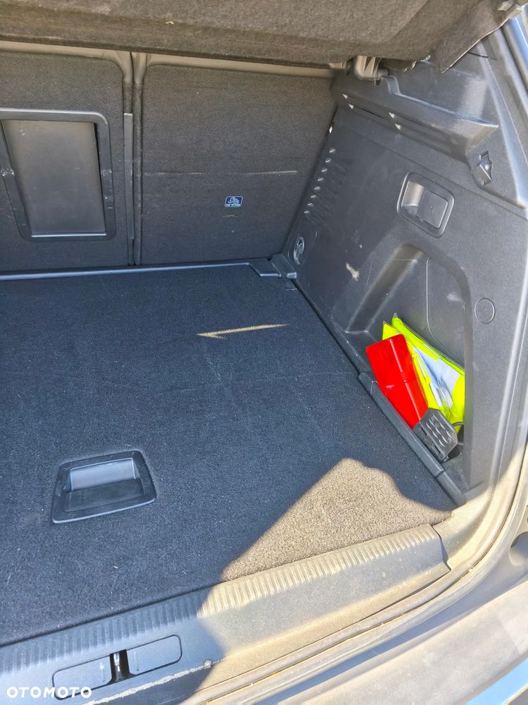 Peugeot 3008 1.2 PureTech Active S&S EAT6 - 19