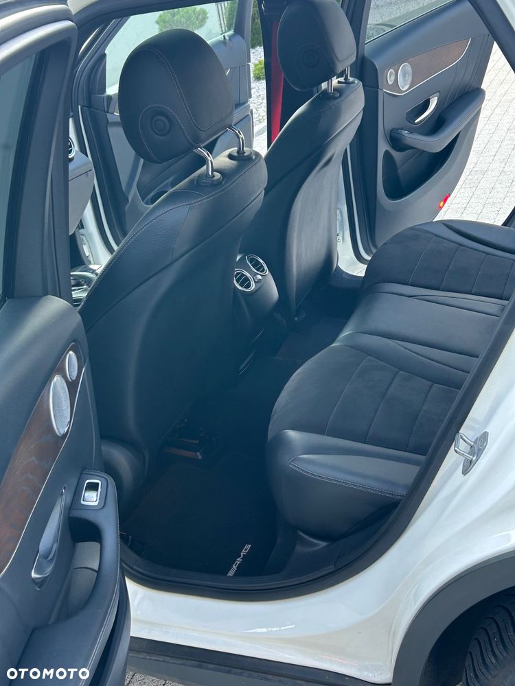 Mercedes-Benz GLC - 12