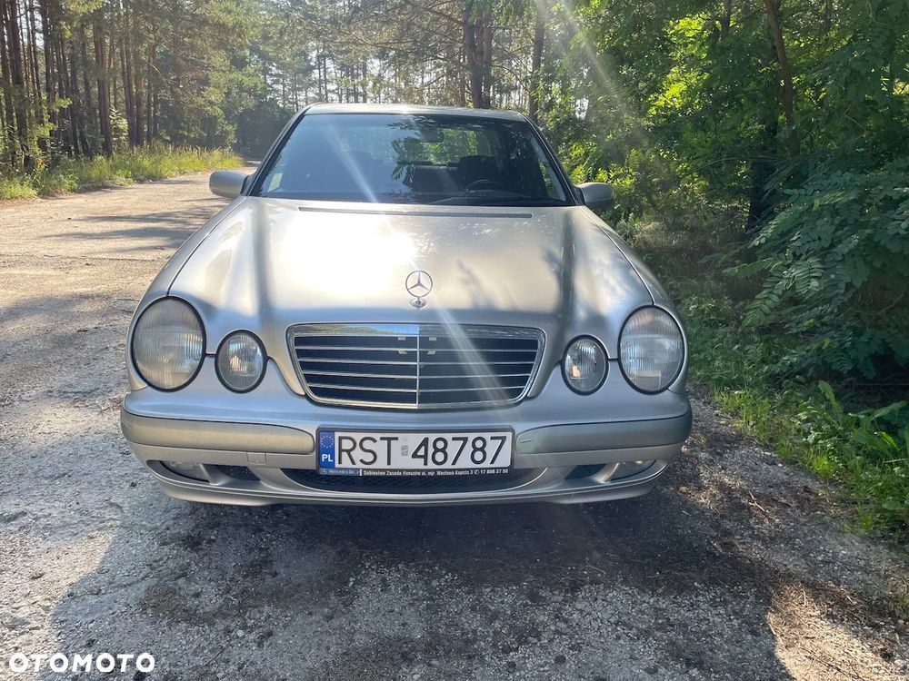 Mercedes-Benz Klasa E - 2
