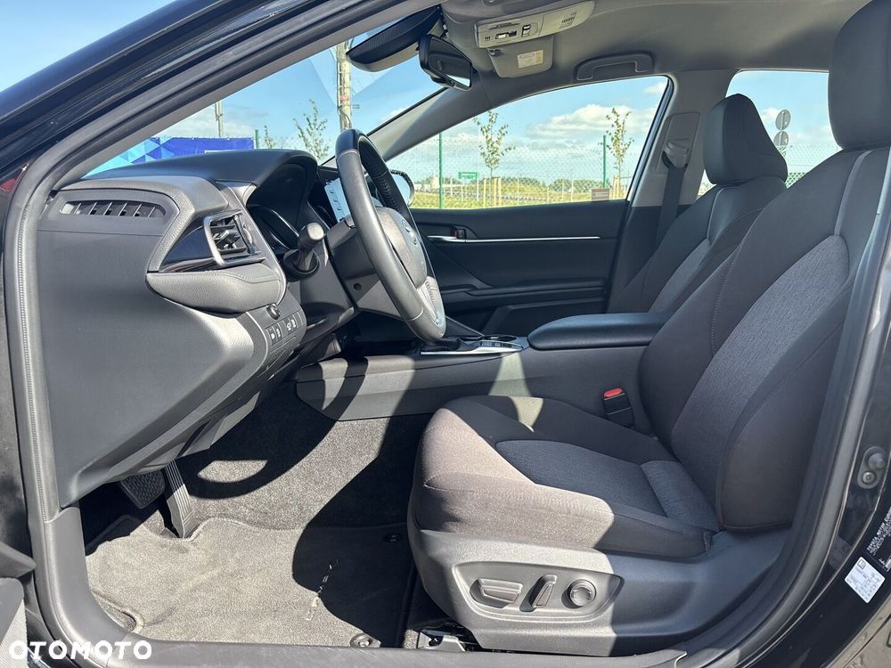 Toyota Camry 2.5 Hybrid Comfort CVT - 12
