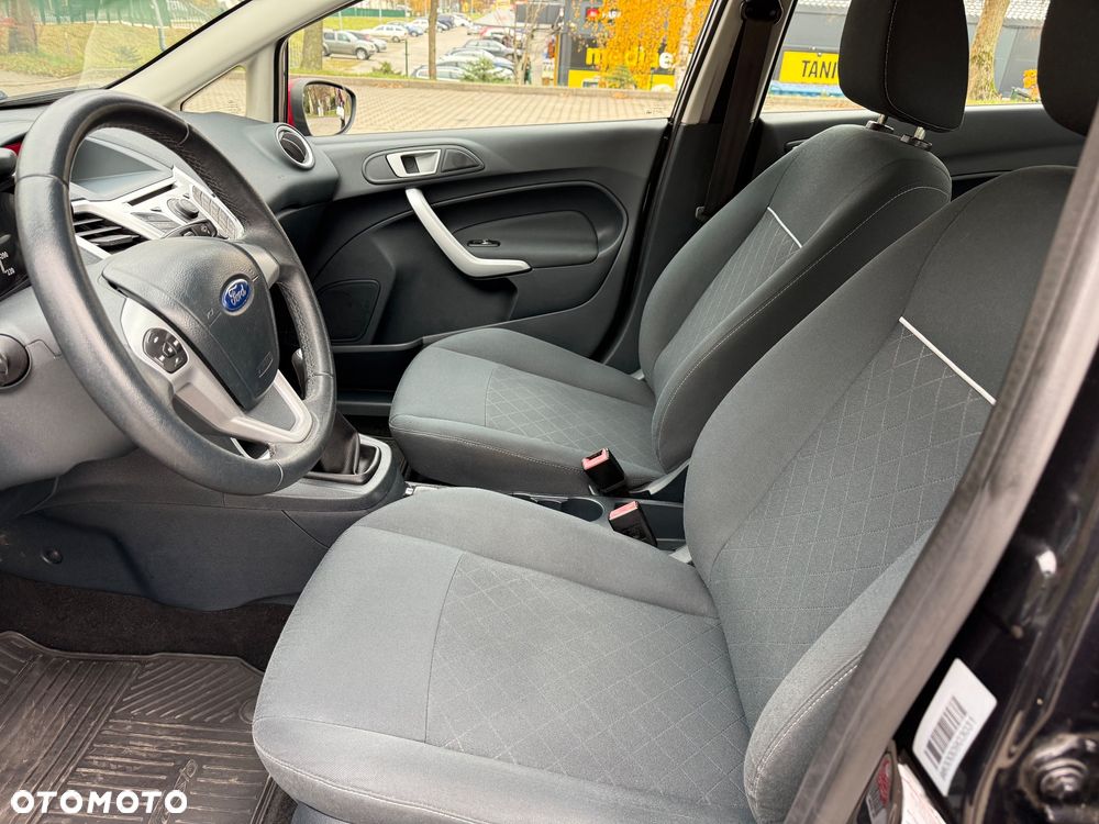 Ford Fiesta 1.25 Champions Edition - 21