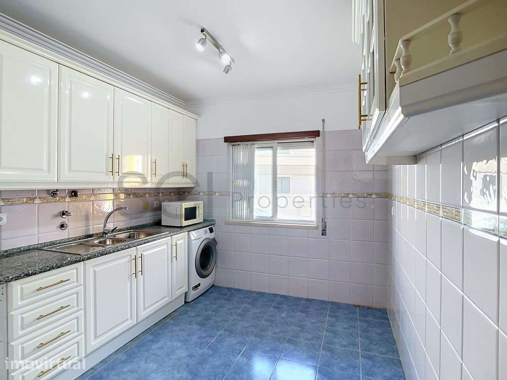 Apartamento T2 com Logradouro e Arrecadação no Lavradio - Grande imagem: 5/29