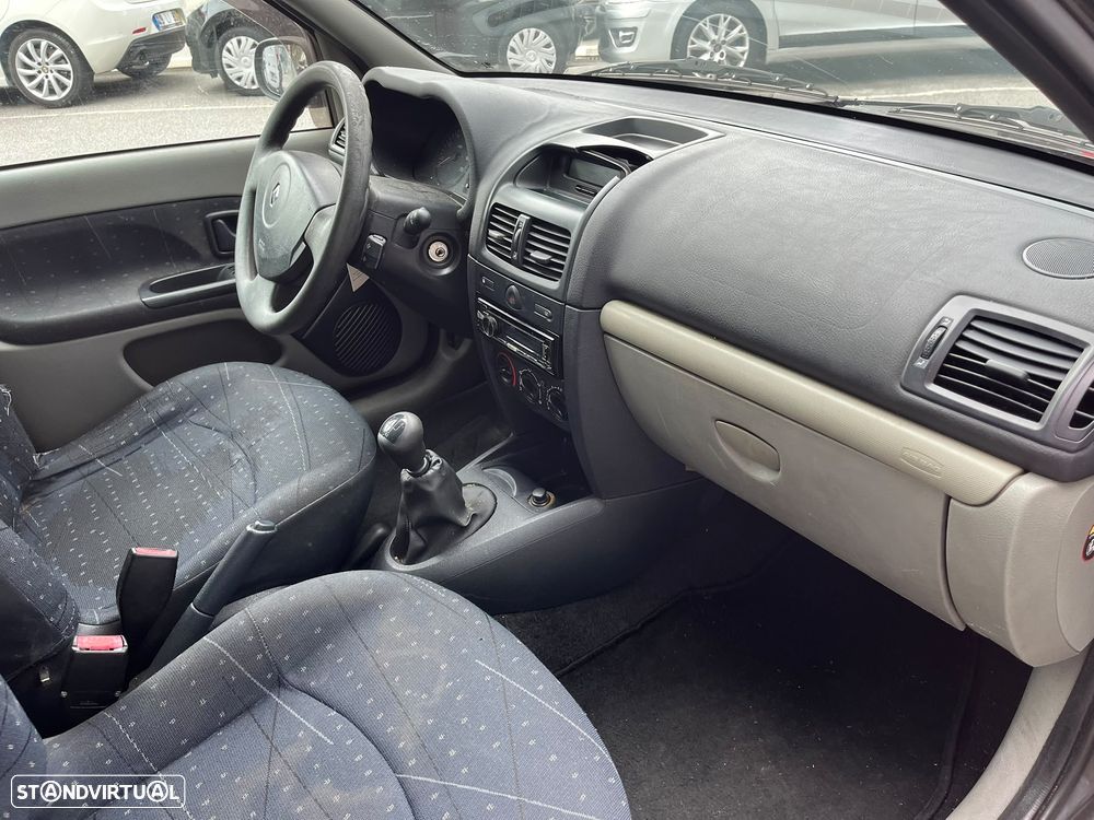 Renault Clio 1.2 16V Expression - 17