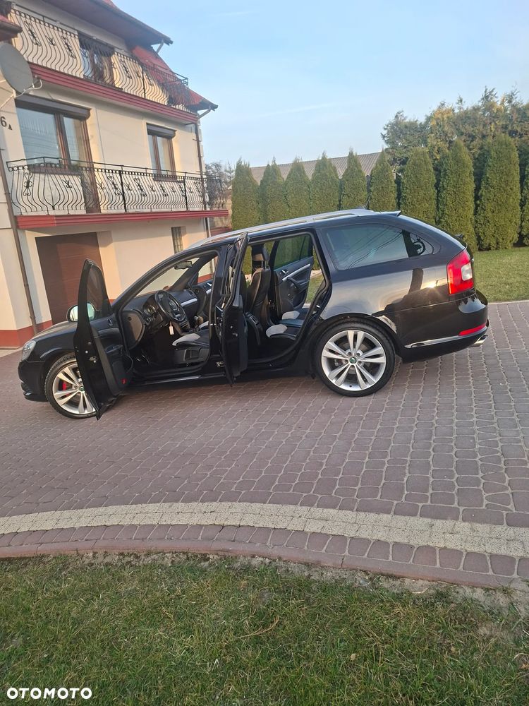 Skoda Octavia 2.0 TDI CR DPF RS - 7