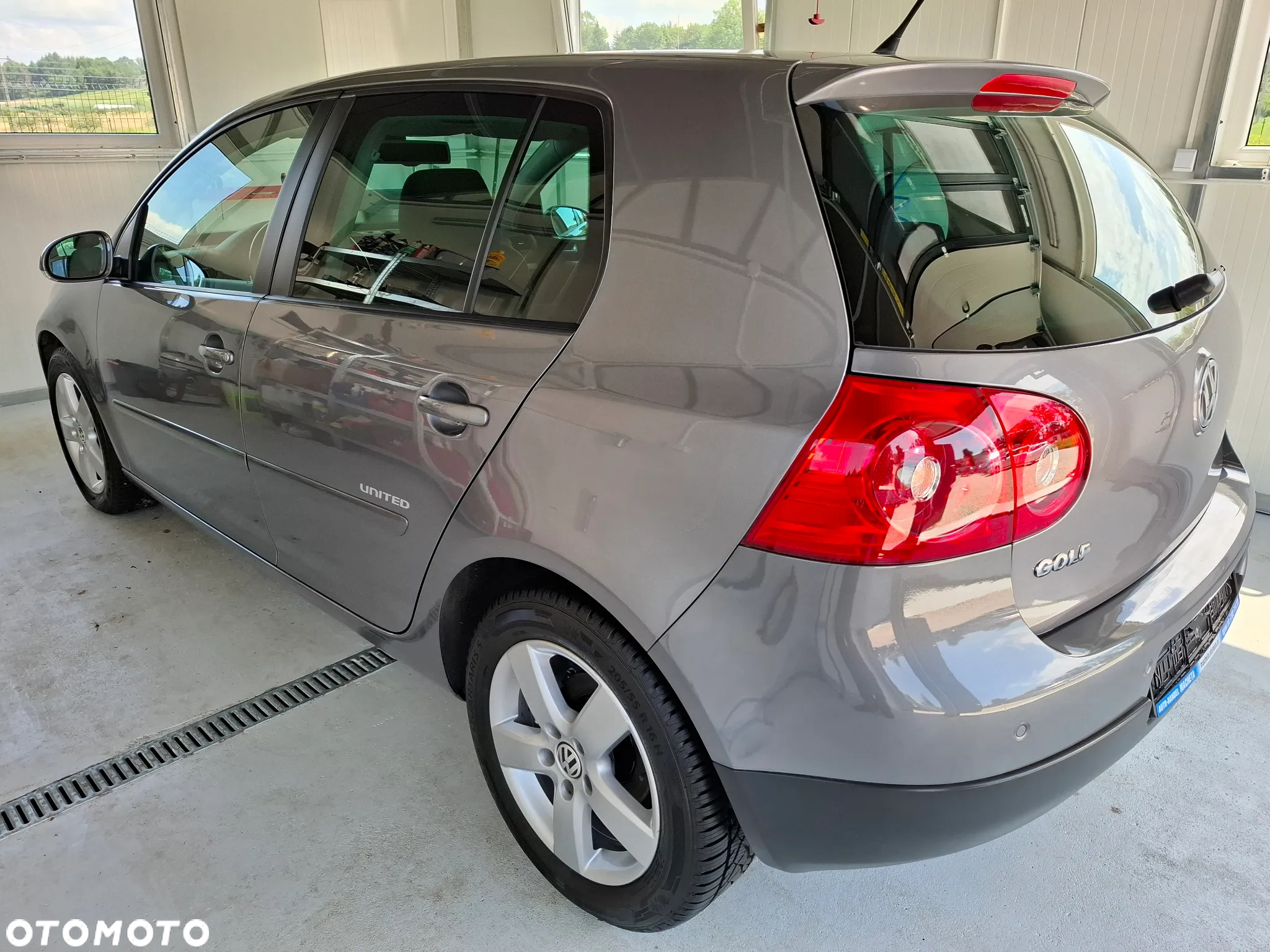 Volkswagen Golf 1.6 United - 14