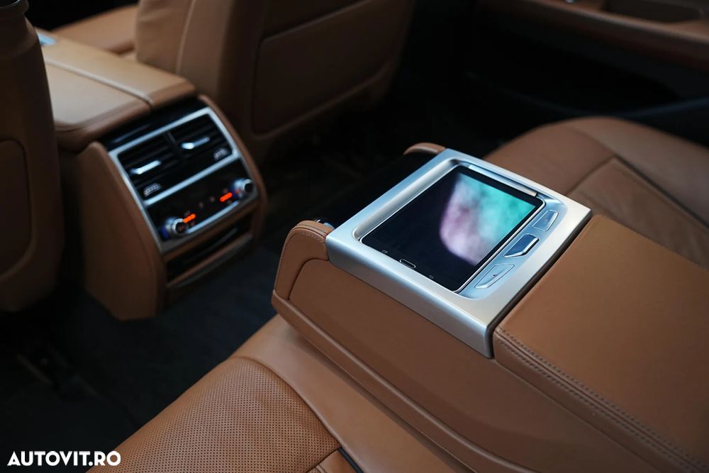 BMW Seria 7 740Ld xDrive MHEV - 26