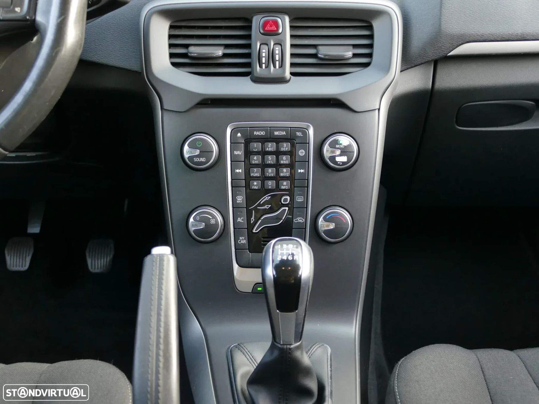 Volvo V40 2.0 D2 Momentum - 18