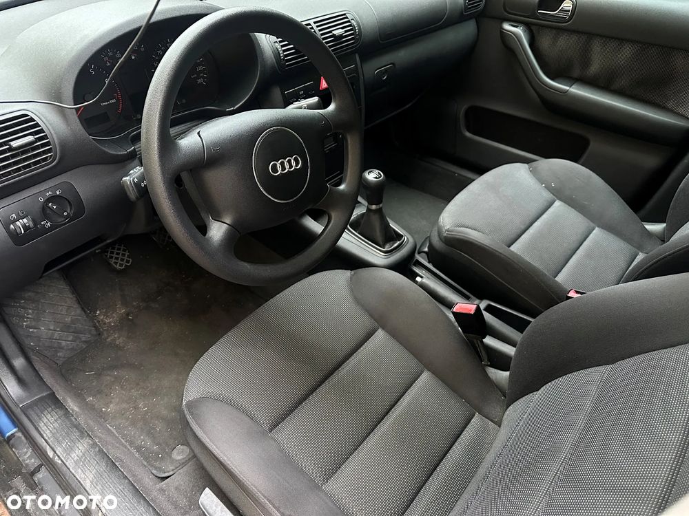 Audi A3 3-drzwiowe 1.8 Attraction - 7