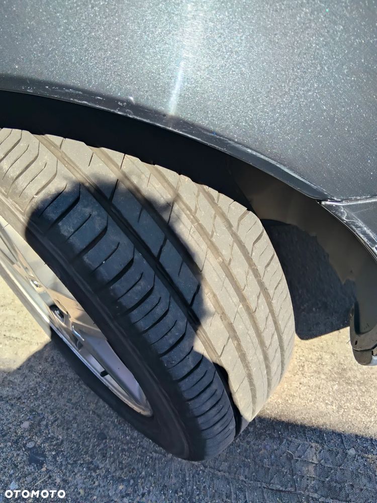 Volvo S40 1.6 - 11