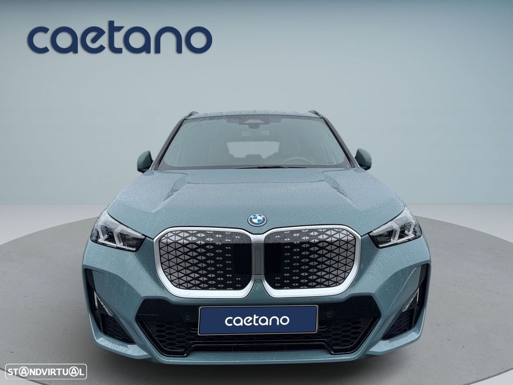 BMW iX1 eDrive20 Edição Desportiva M - 3