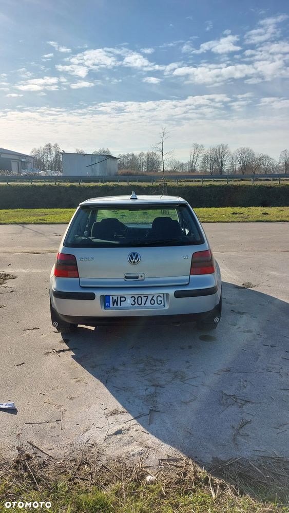 Volkswagen Golf 1.6 Basis - 6