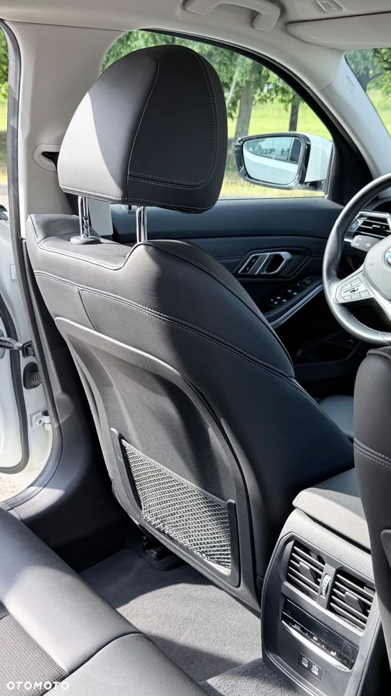 BMW Seria 3 318i Sport Line - 14