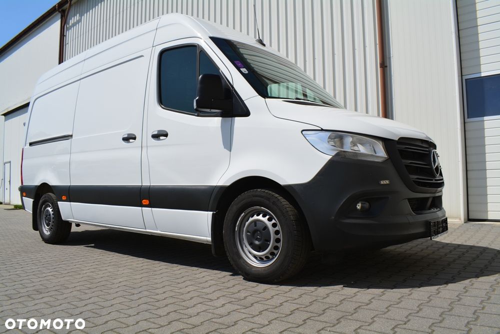 Mercedes-Benz Sprinter 907 319 CDI - 2