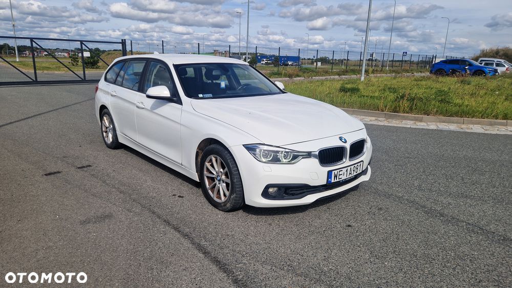 BMW Seria 3 318i - 1