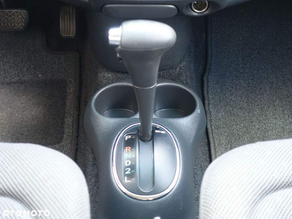 Toyota Yaris Verso - 17