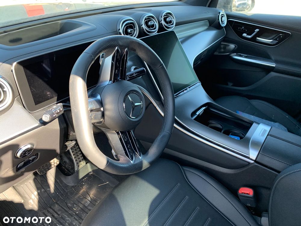 Mercedes-Benz GLC 300 4Matic 9G-TRONIC Avantgarde Advanced - 12