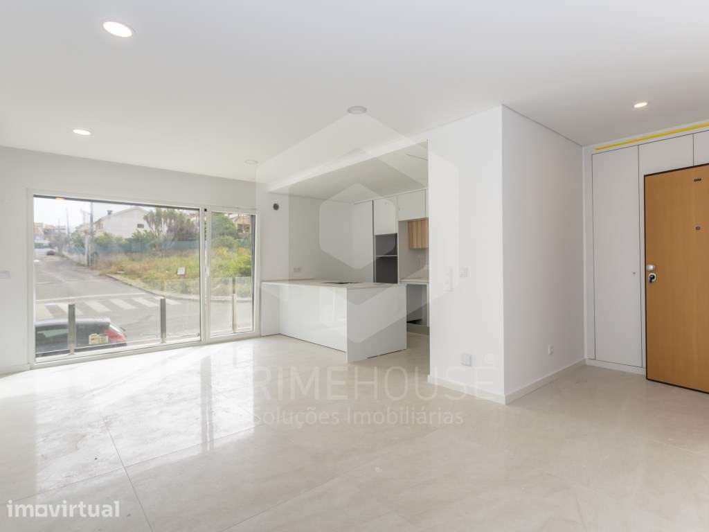 Apartamento T2 com parqueamento e arrecadação em Quinta de Santa Te... - Grande imagem: 2/44
