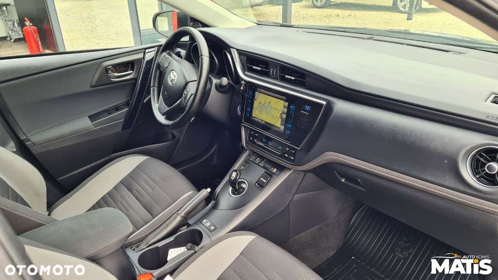 Toyota Auris - 8
