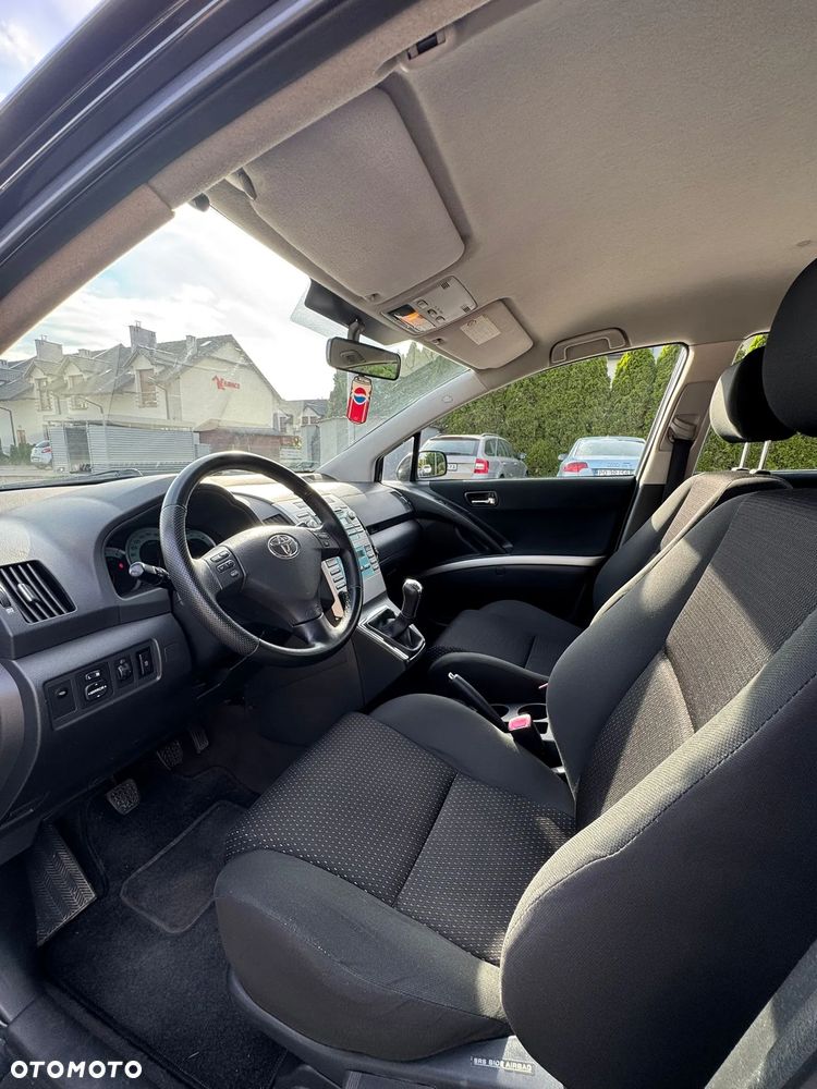 Toyota Corolla Verso 2.2 D-4D Premium - 12