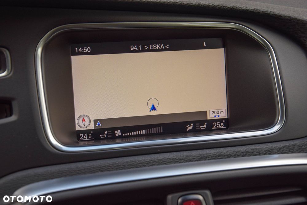 Volvo V40 - 25