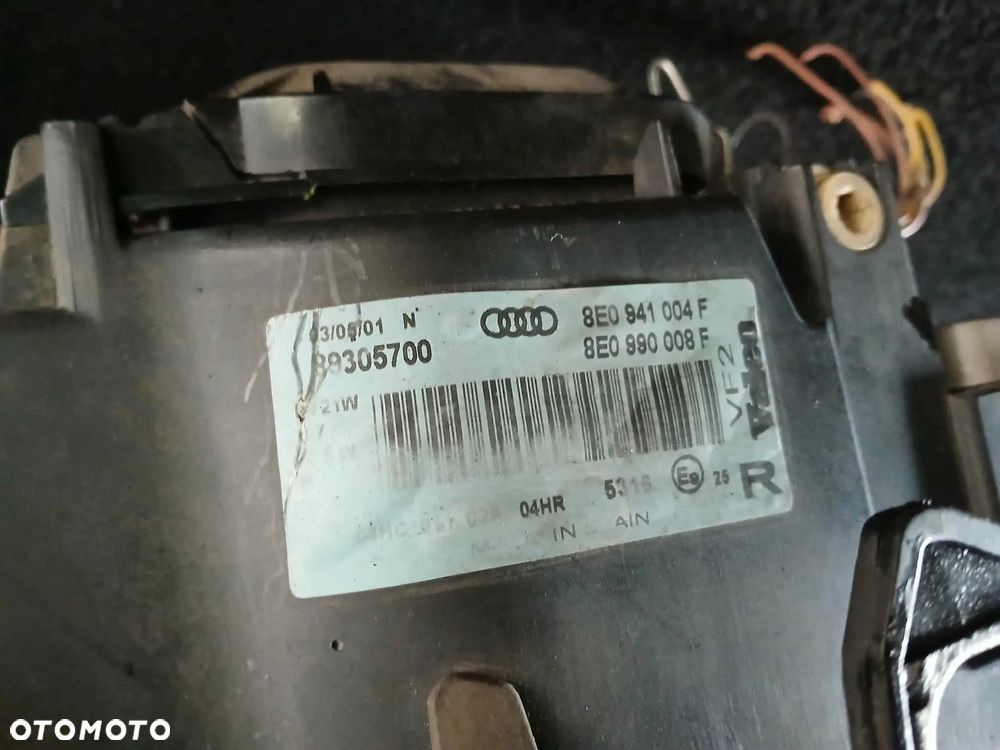 Audi A4 B6 Lampa przednia prawa - 6