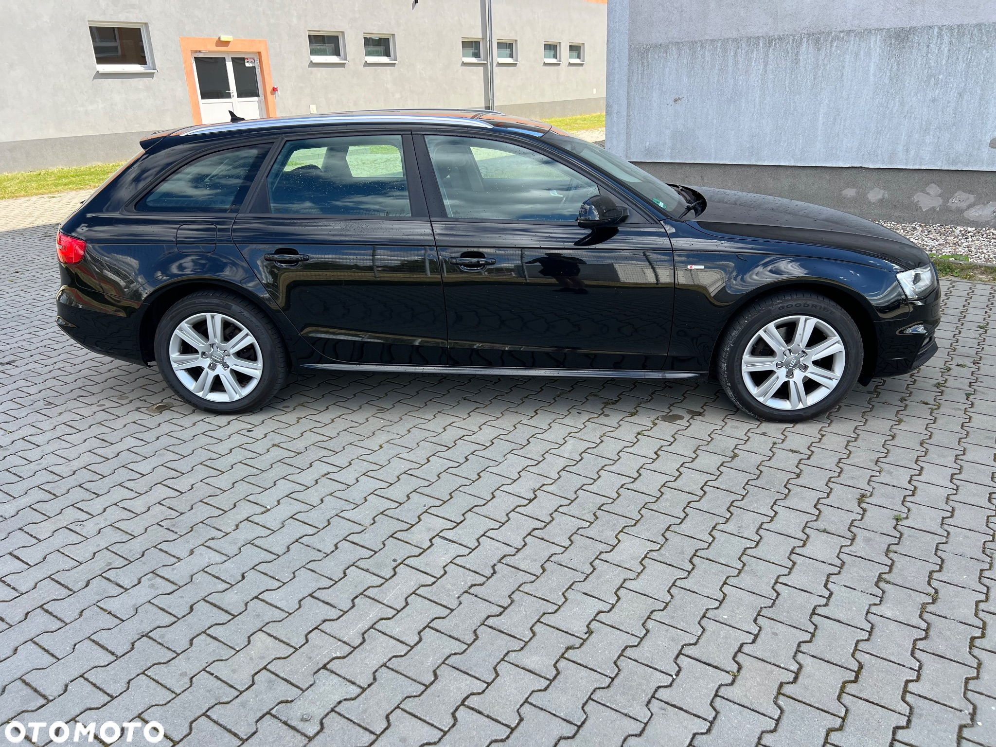 Audi A4 2.0 TDI DPF clean diesel S line Sportpaket - 4