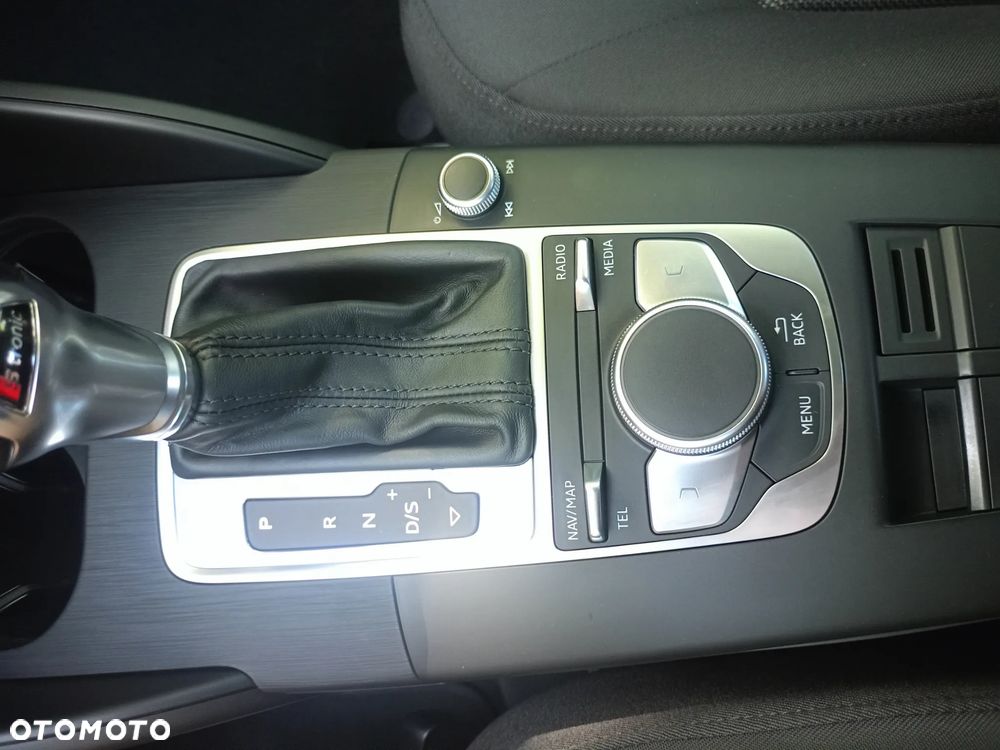 Audi A3 Sportback 2.0 TDI S tronic design - 8