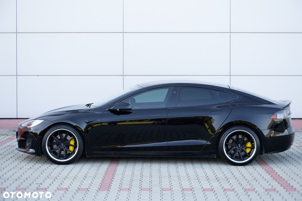 Tesla Model S - 23