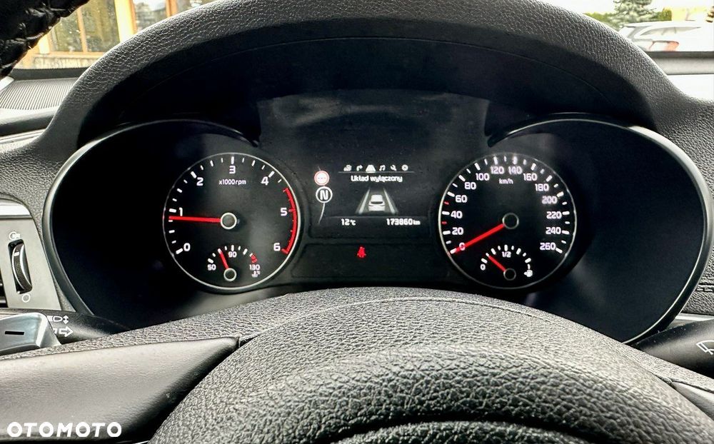 Kia Optima 1.7 CRDI XL DCT - 25