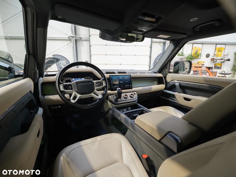 Land Rover Defender 2.0 P300 SE - 15