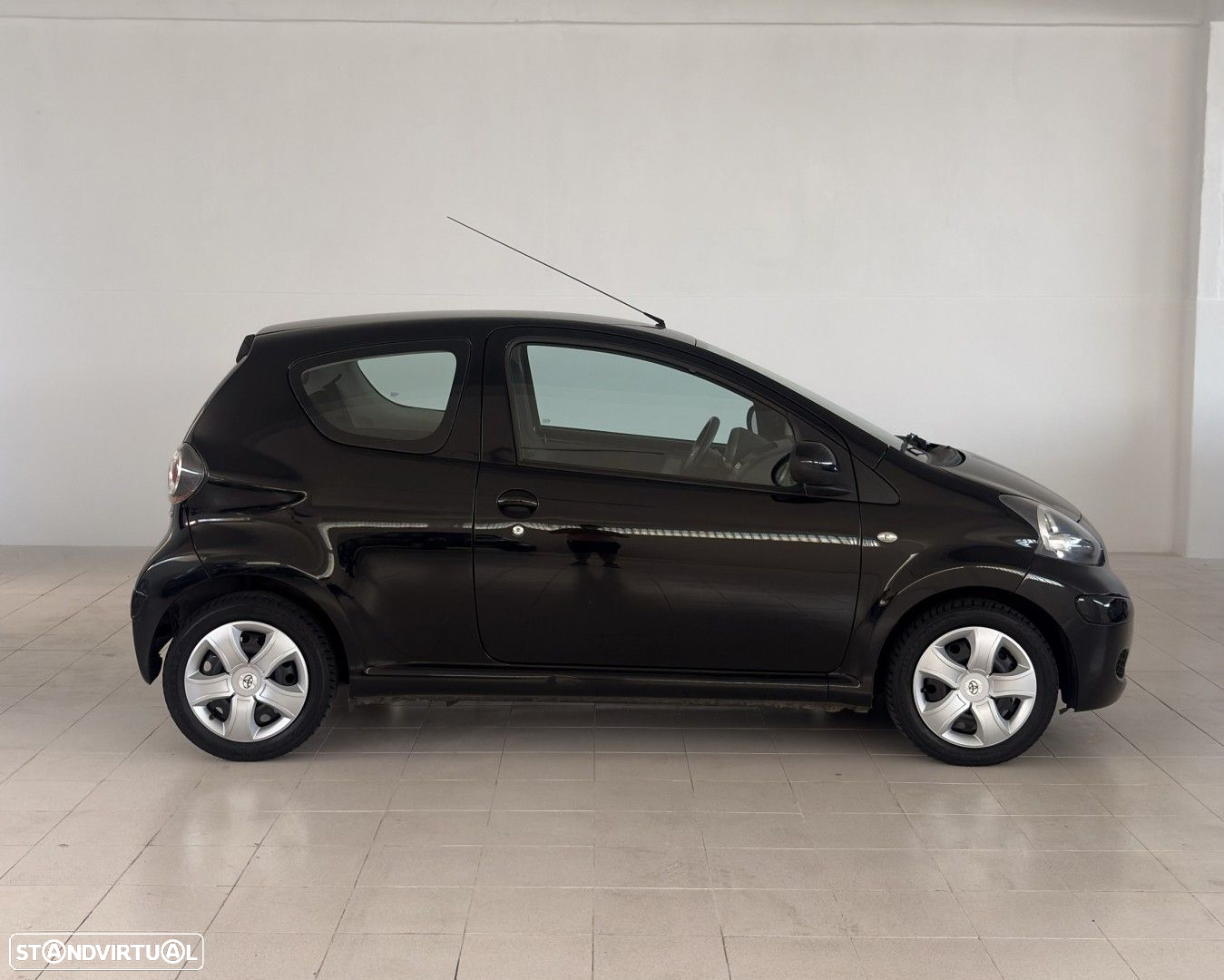 Toyota Aygo 1.0 + AC - 3