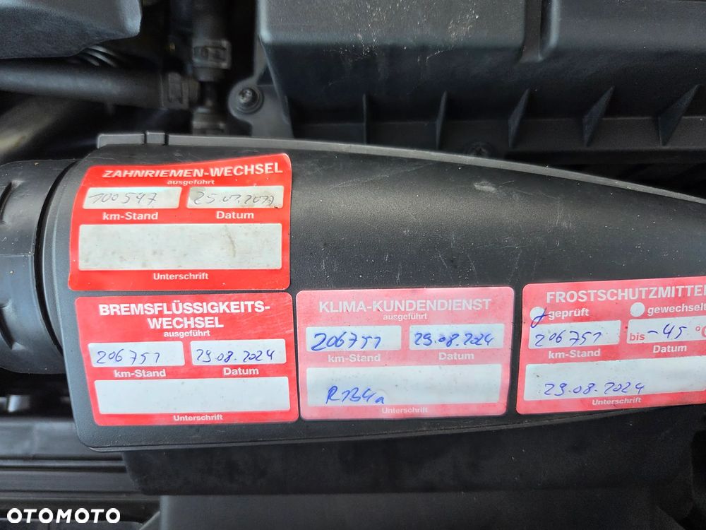 Volkswagen Touran 1.6 TDI DPF BlueMotion Technology Comfortline - 36