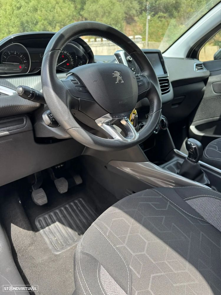 Peugeot 2008 1.2 PureTech Access - 8