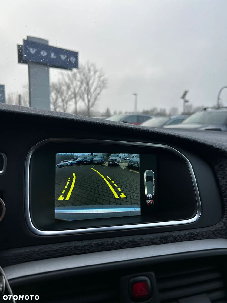 Volvo V40 D2 Drive-E Momentum - 16