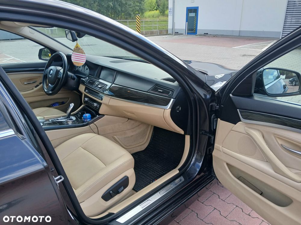 BMW Seria 5 520d Luxury Line - 11