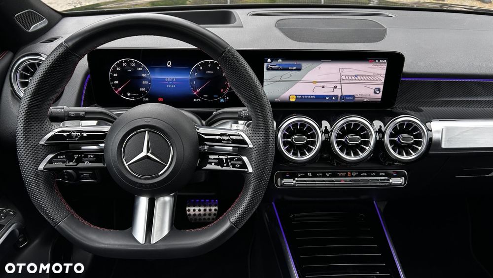 Mercedes-Benz GLB - 14