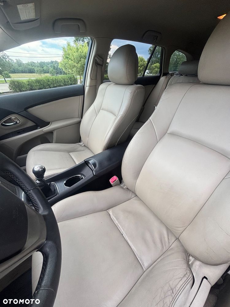 Toyota Avensis 2.0 D-4D Premium - 13
