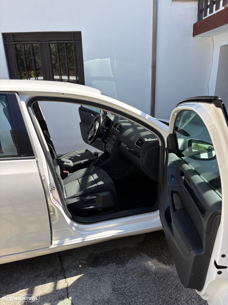 VW Golf 1.6 TDi Confortline - 1