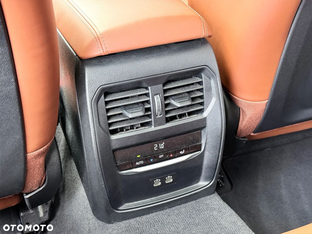 BMW Seria 3 320d xDrive M Sport - 35