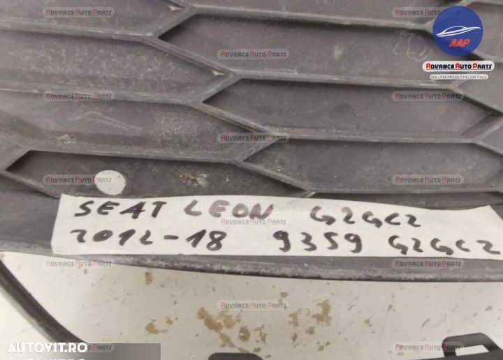 Grila proiector stanga originala in stare buna Seat  Leon  3 5F [2012 - 8