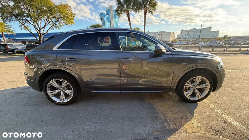 Audi Q8 55 TFSI quattro tiptronic - 4